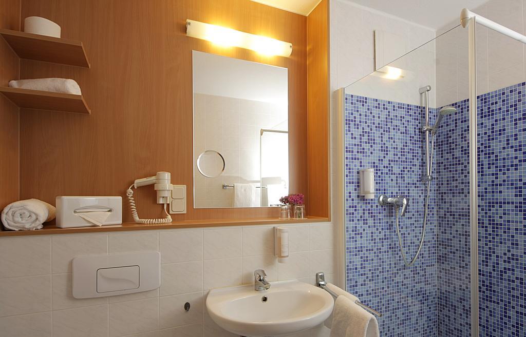 Hotel Haus Корин Екстериор снимка